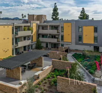 Apartment for Rent - 1407 W Glenoaks Blvd, Glendale, CA 91201, USA - $ 2,550