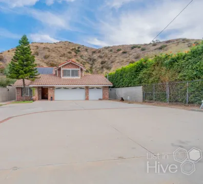 Дом в Солнечной долине - 9653 La Tuna Canyon Rd, Sun Valley, CA 91352, USA - $ 1,147,000