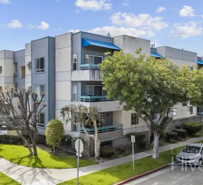 Spacious & Elegant 2 Bed, 2 Bath Condo in Glendale - 345 N Kenwood St unit 103, Glendale, CA 91206, USA - $ 659,000