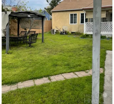 Front House for Rent - Burbank, CA, USA - $ 3,900