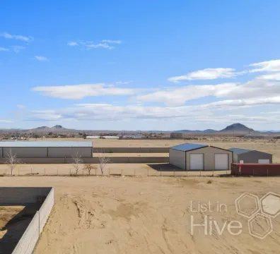 Commercial Property in California City! - 7610 Willow Ave, California City, CA 93505, USA - $ 1,350,000