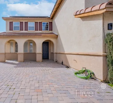 Stunning home - 1514 Regents St, Lancaster, CA 93534, USA - $ 4,000