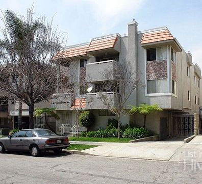 Apartment for Rent - 1051 E Spazier Ave, Burbank, CA 91502, USA - $ 2,100