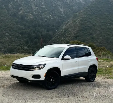 Volkswagen Tiguan Limited 2.0T Sport Utility 4D - 8220 Foothill Blvd unit 3, Sunland, CA 91040, USA - $ 12,500 