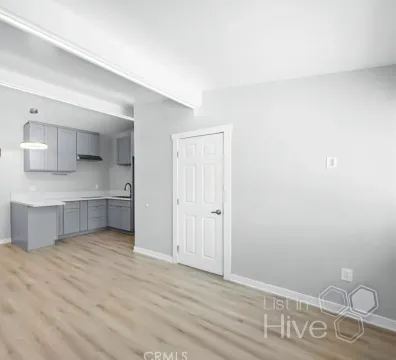 1 bed 1 bath house, parking and EV charger - 13840 Community St, Panorama City, CA 91402, USA - $ 2,150