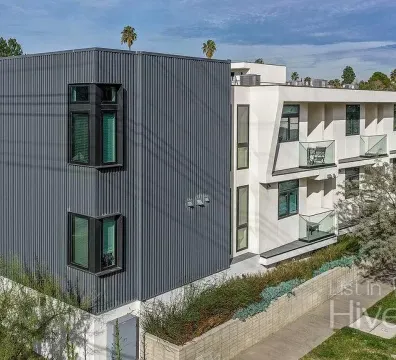 Apartment for Rent - 12203 Moorpark St, Studio City, CA 91604, USA - $ 3,250