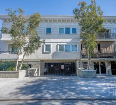 Apartment for Rent - 6908 Vesper Ave, Van Nuys, CA 91405, USA - $ 2,595