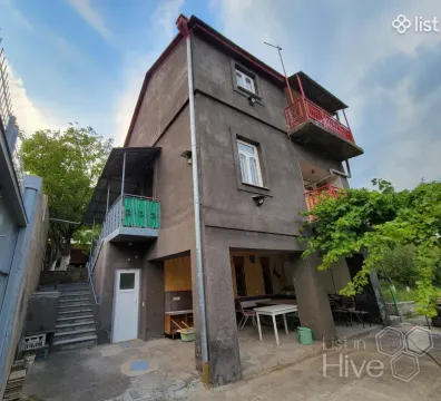 Трёхэтажная каменная дача на 22-й улице, 5-й переулок, в Арзни, 125 кв.м, на участке 919 кв.м - 22nd St, Yerevan, Armenia - $ 180,000
